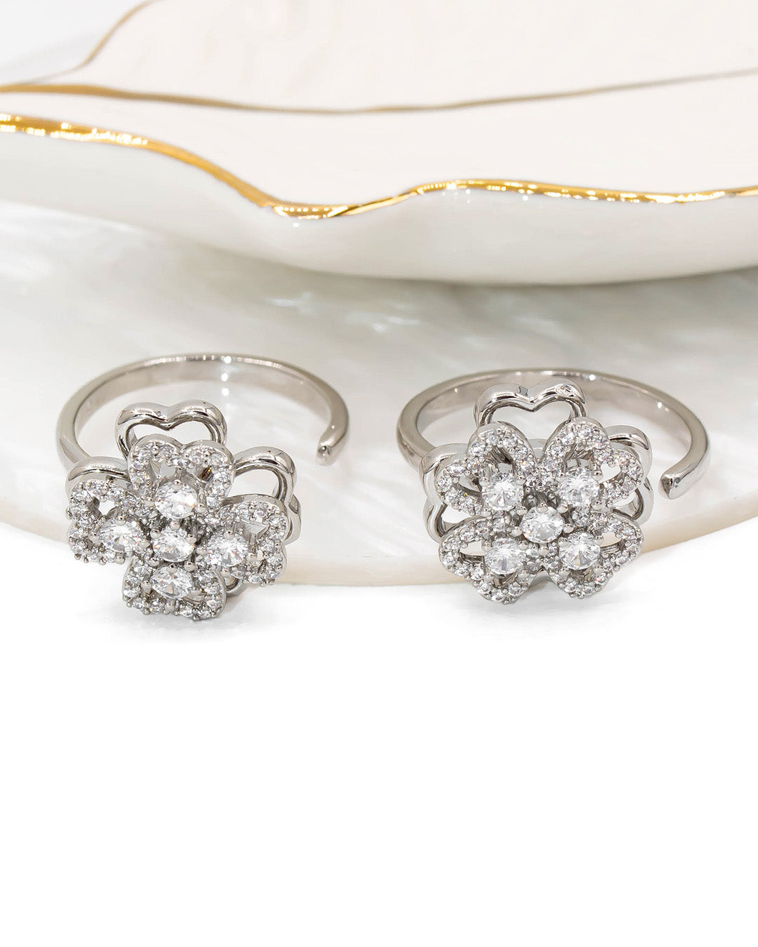Anillo giratorio flor