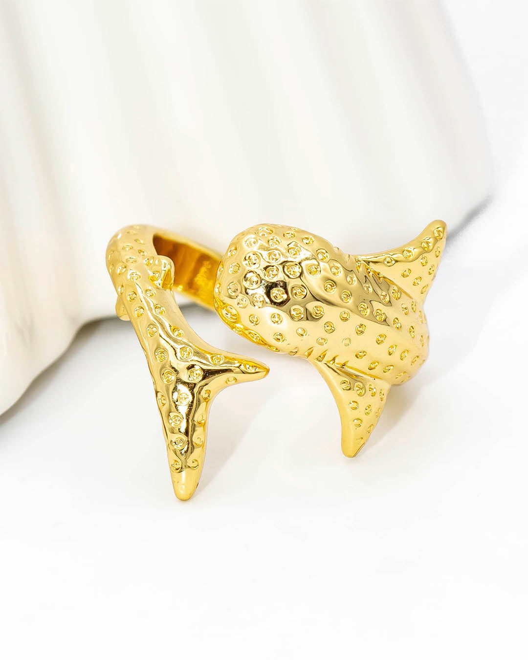Anillo tiburón