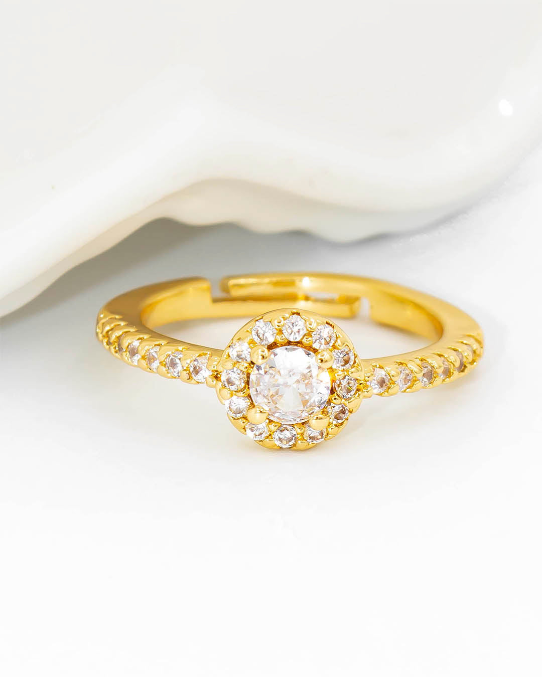 Anillo circón blanco redondo