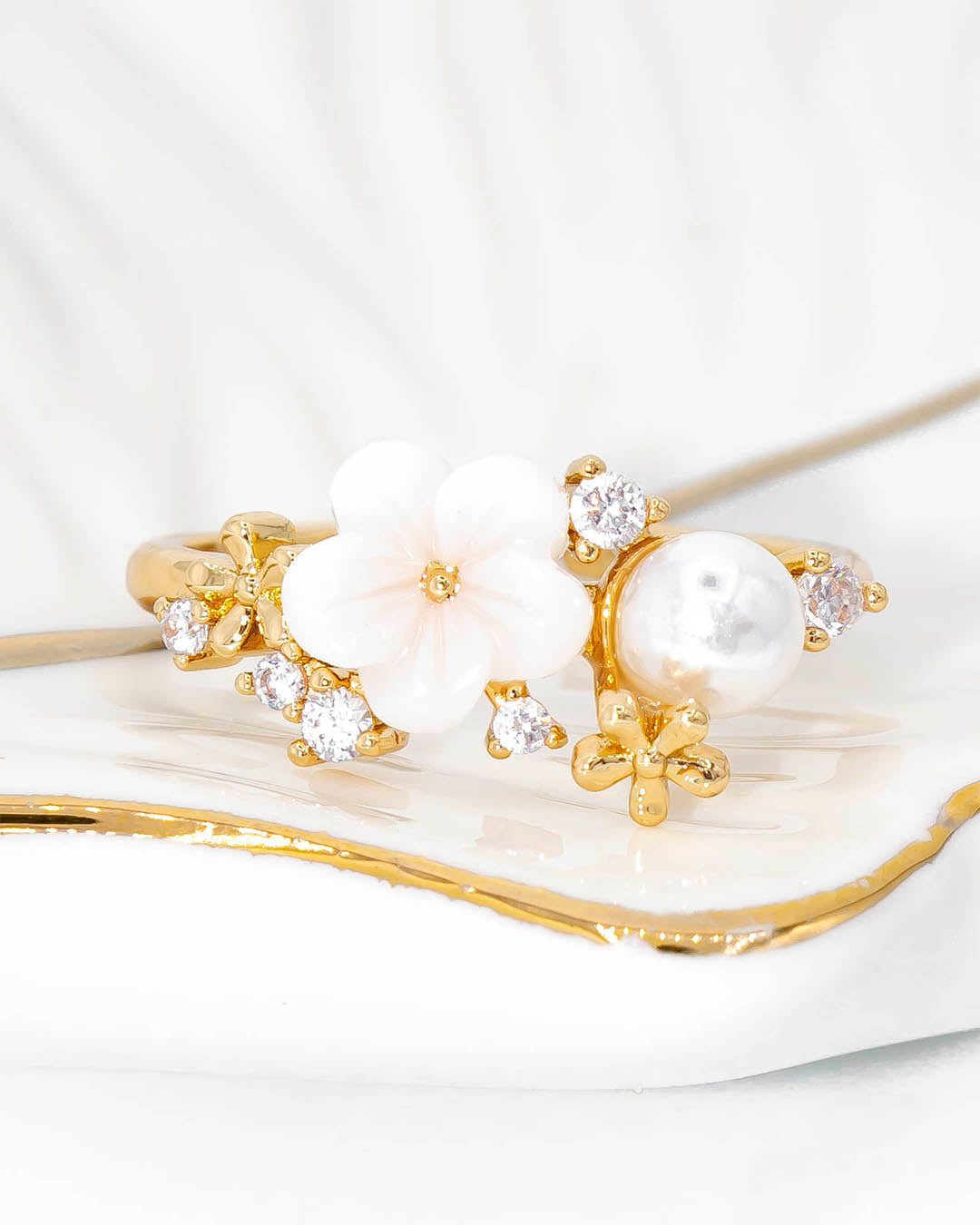 Anillo flor perla