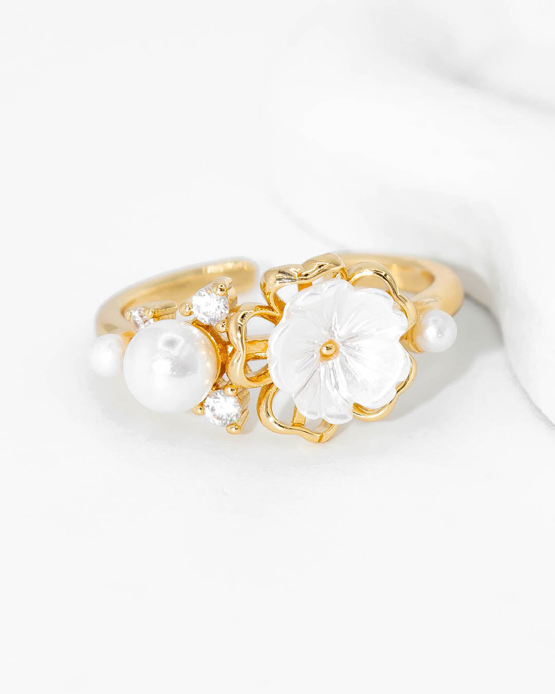 Anillo flor blanca