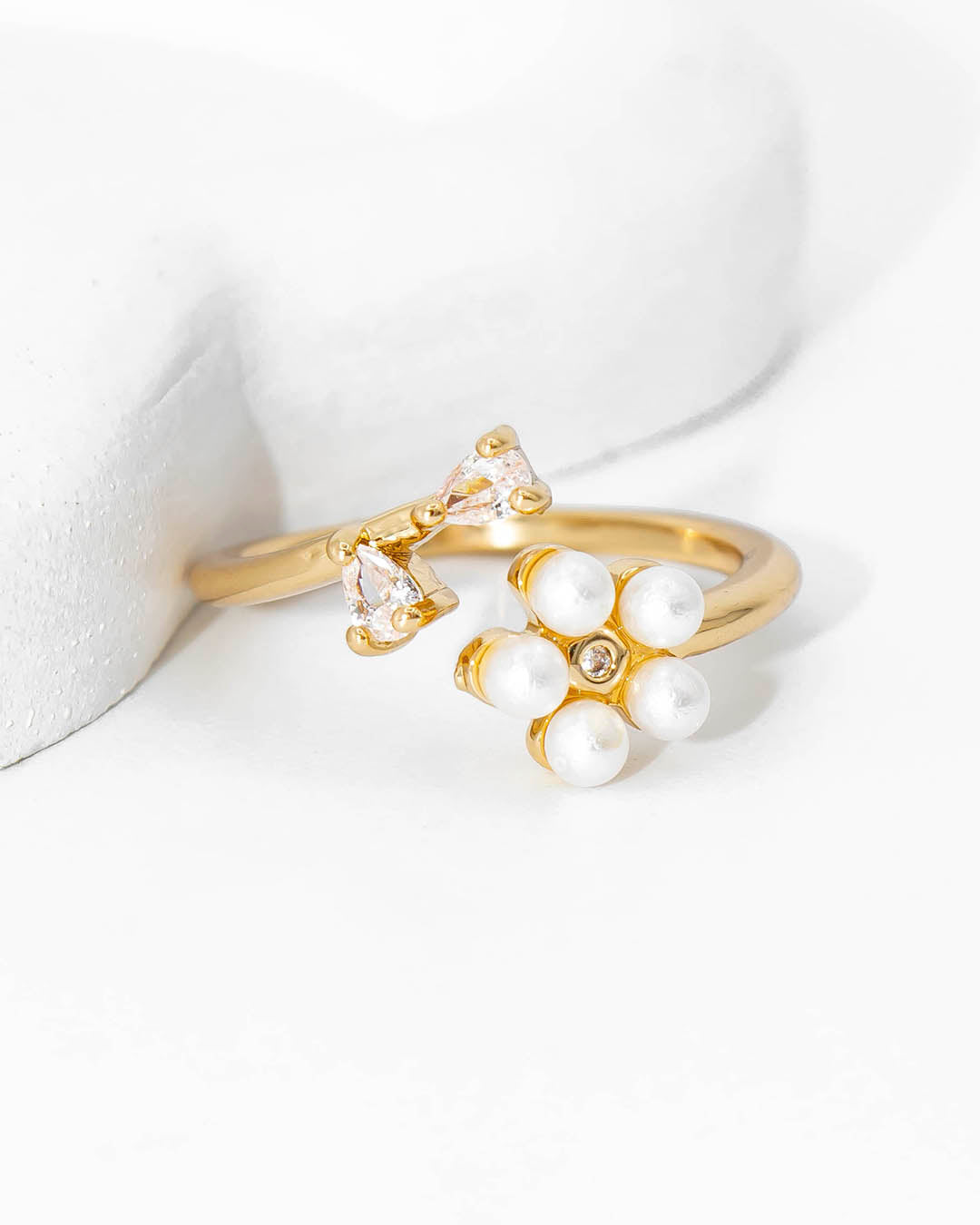 Anillo flor perla