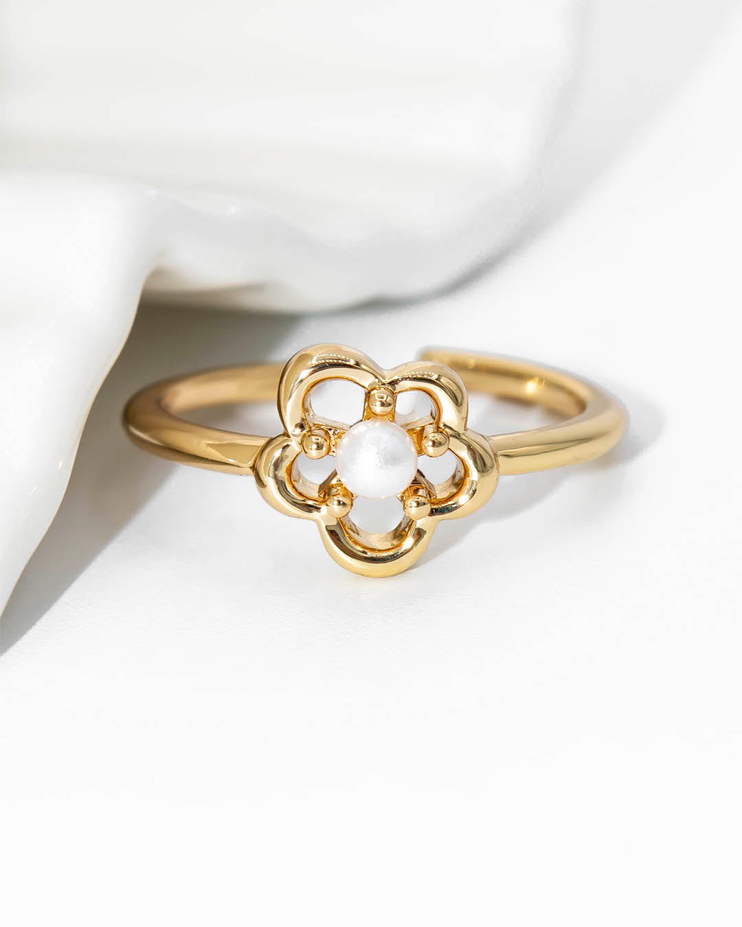 Anillo flor perla
