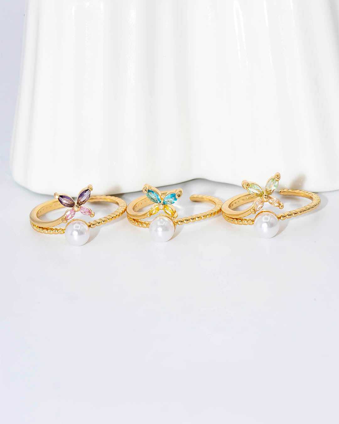 Anillo perla mariposa