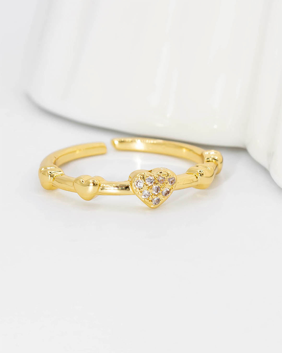 Anillo corazones delgado