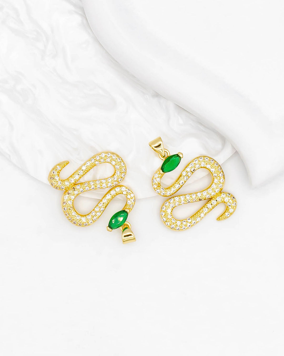 Dije serpiente verde