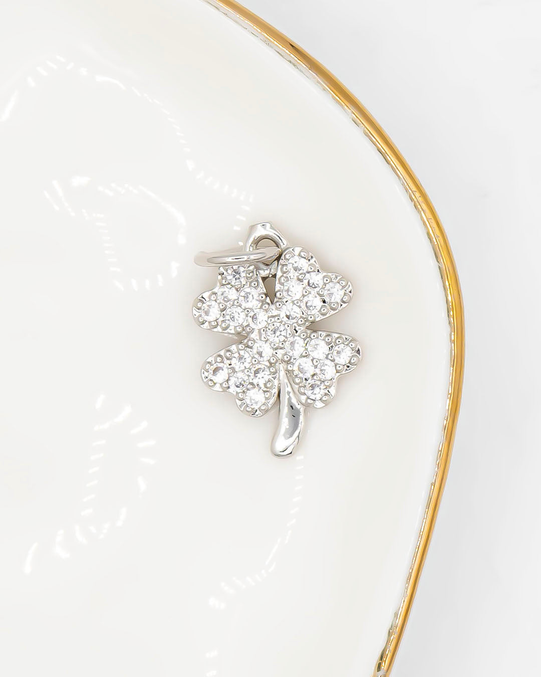 Dije trébol plateado