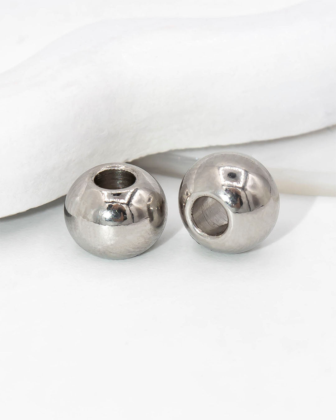 Balin liso plateado hueco grande 8mm