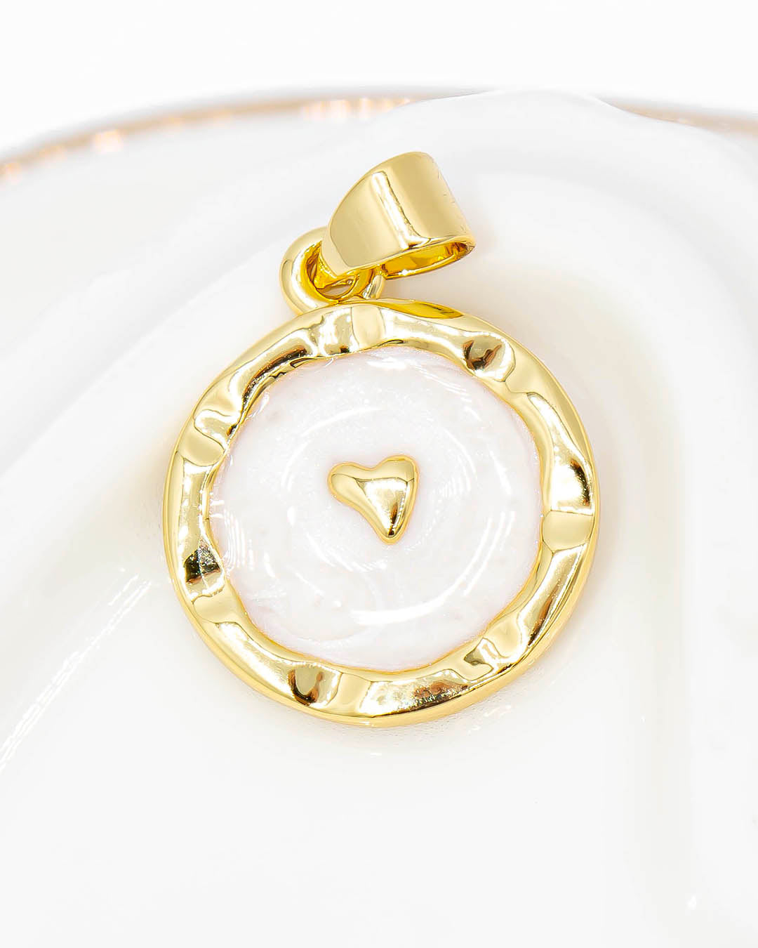 Dije corazón blanco
