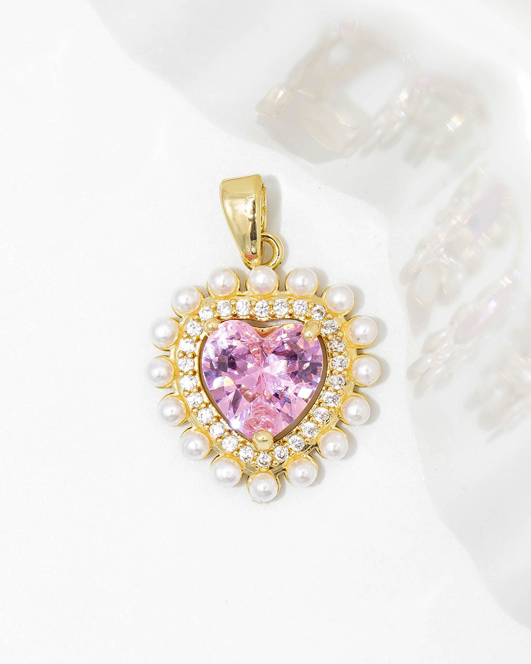 Dije corazón rosa perla