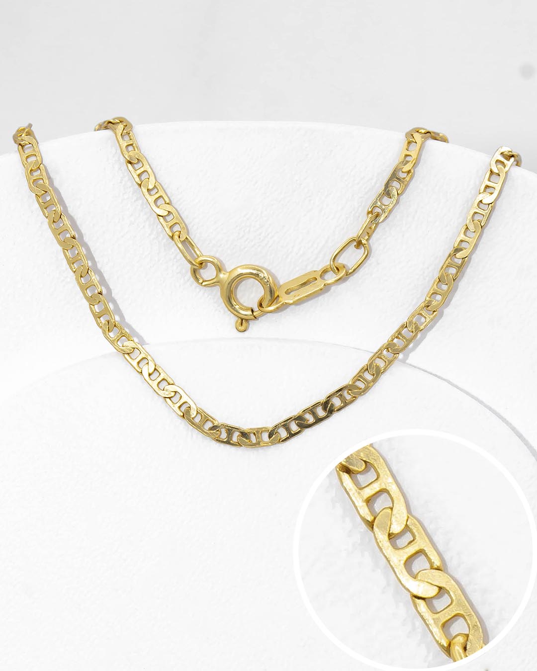 Oro Laminado cadena escalera tallada