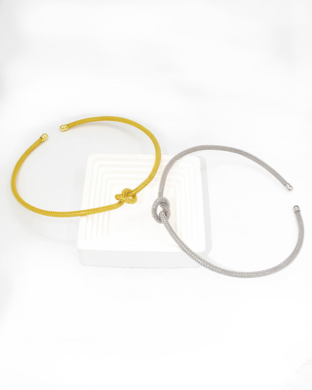 Aro gargantilla con nudo