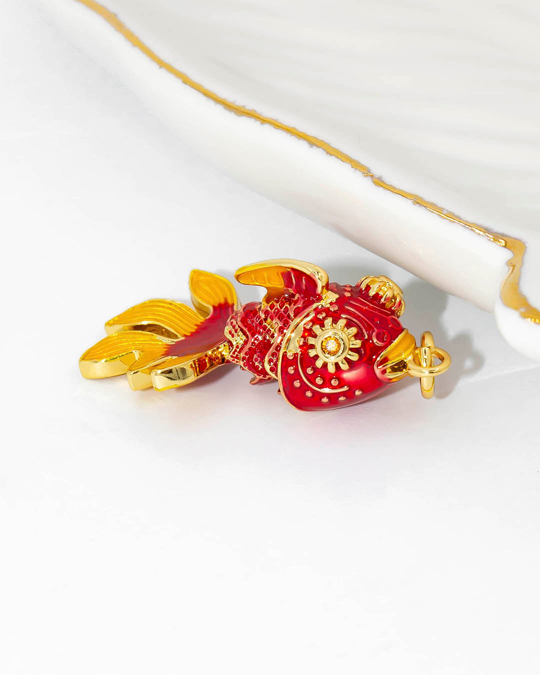 Dije pez colas rojo grande