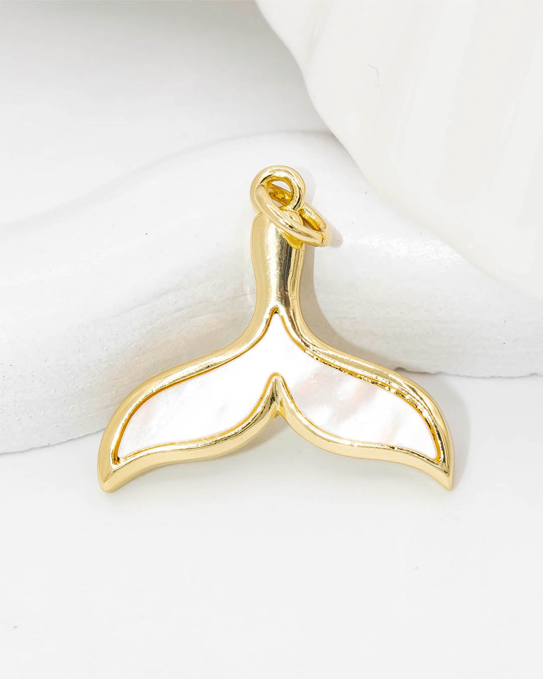 Dije cola de sirena nácar