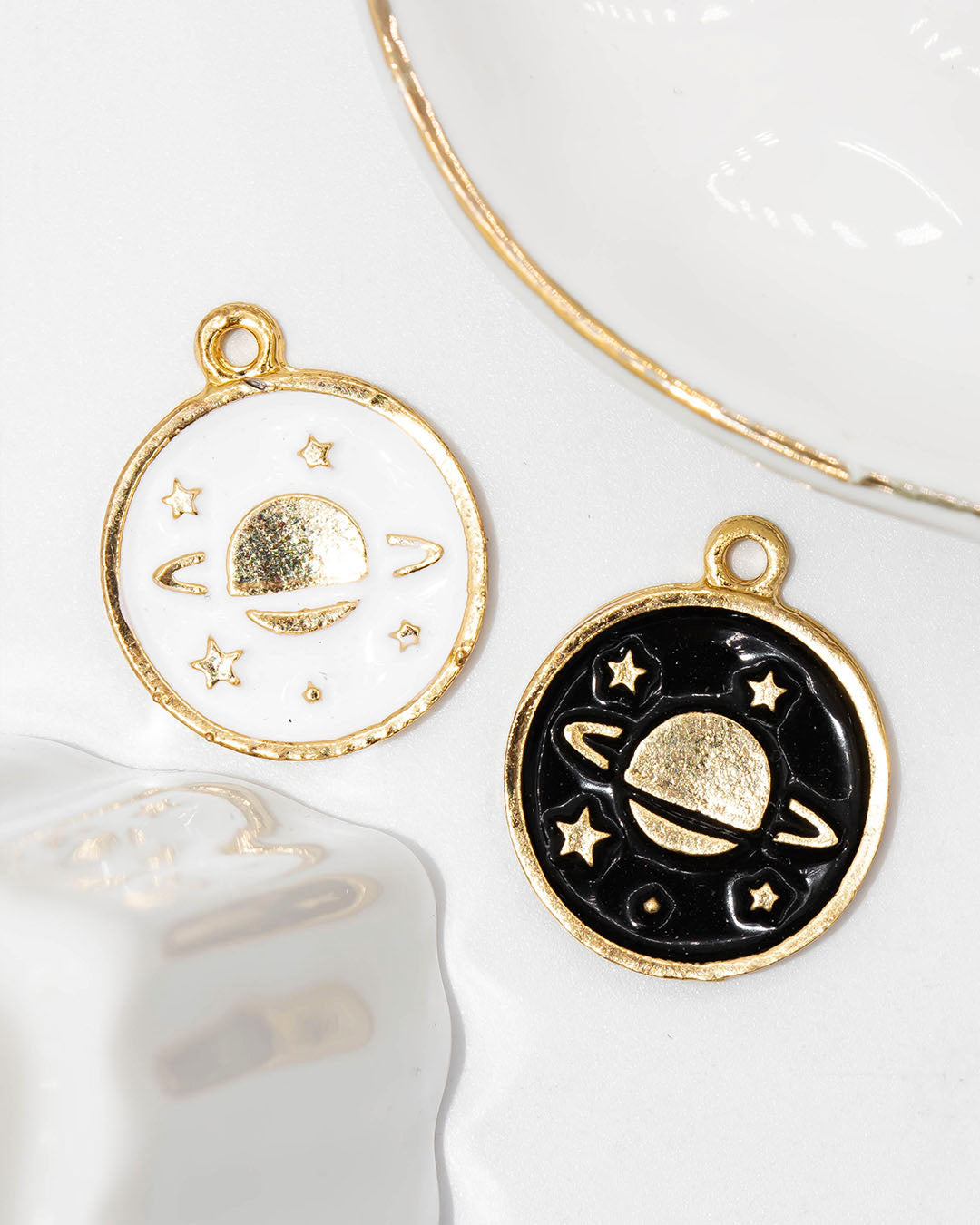 Dije moneda de planeta