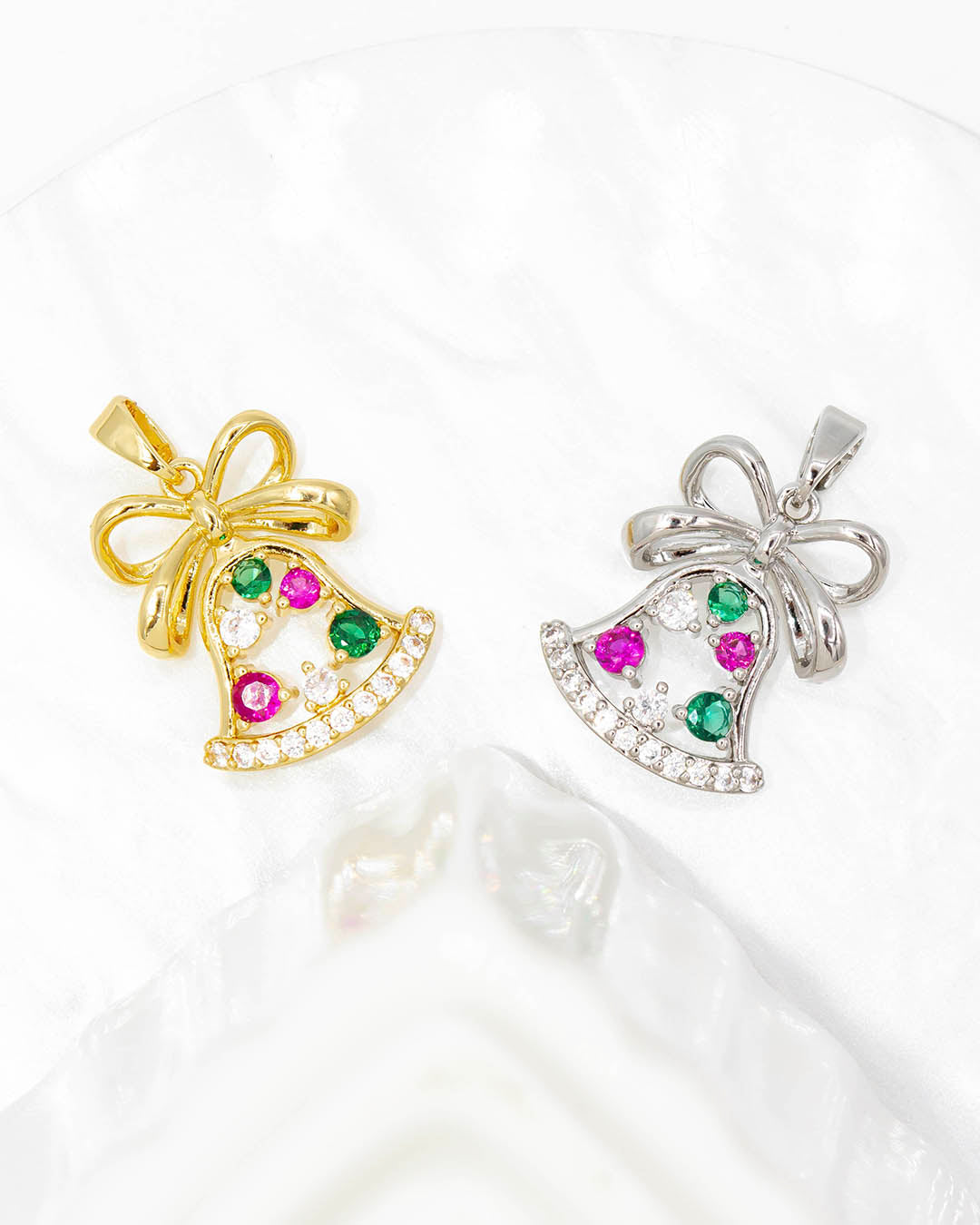 Dije campana navideña