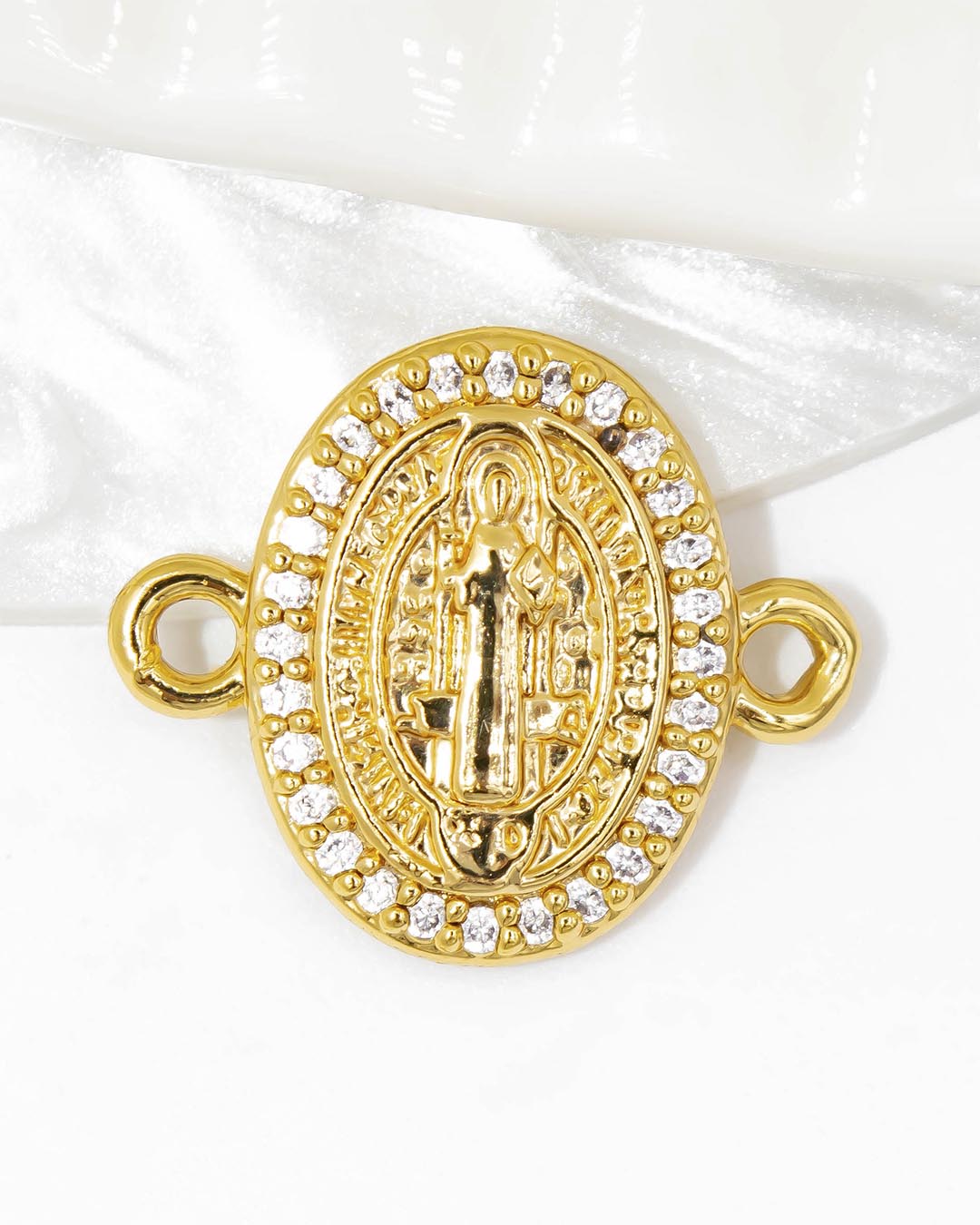 Oro laminado dije san Benito