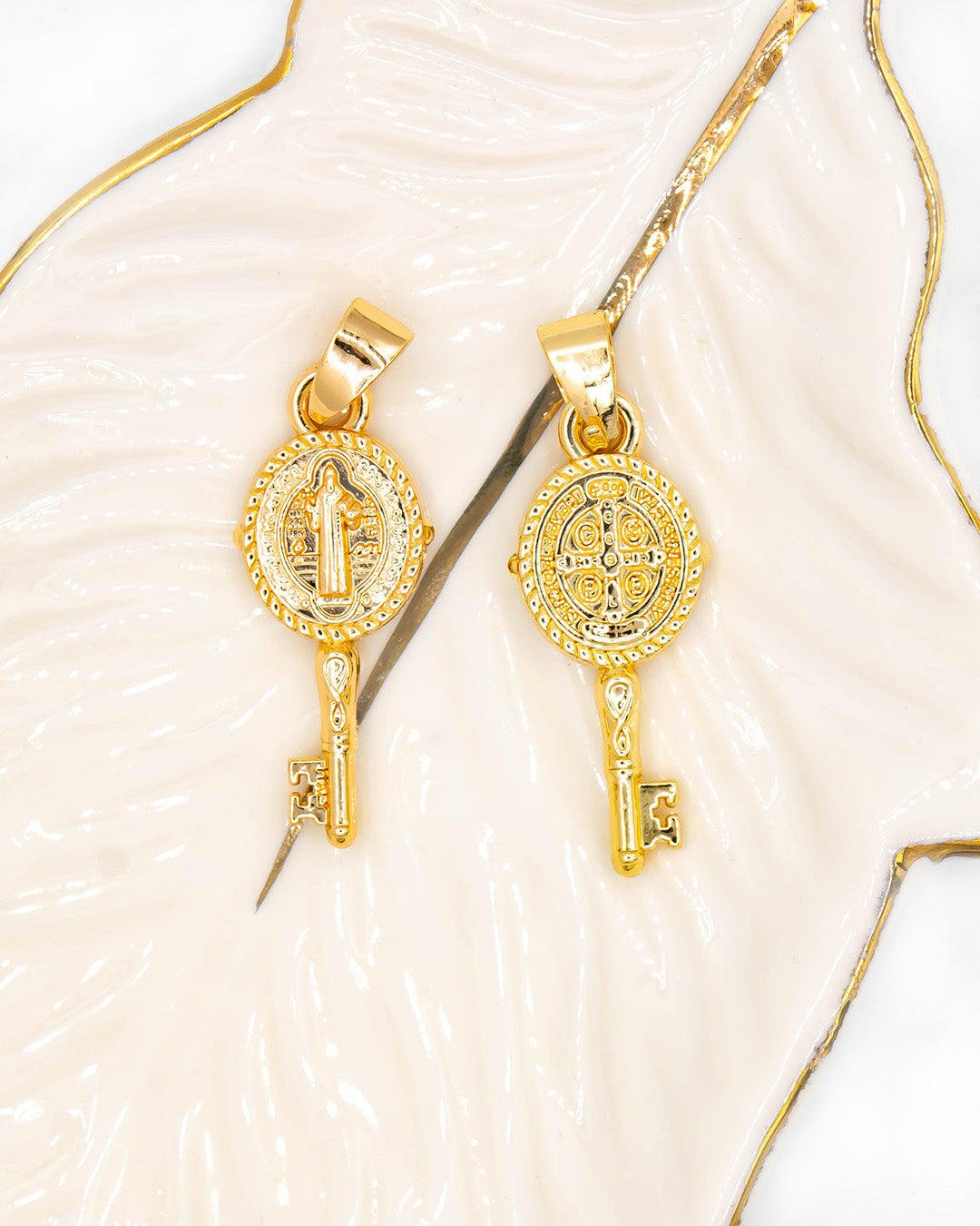 Dije llave San Benito