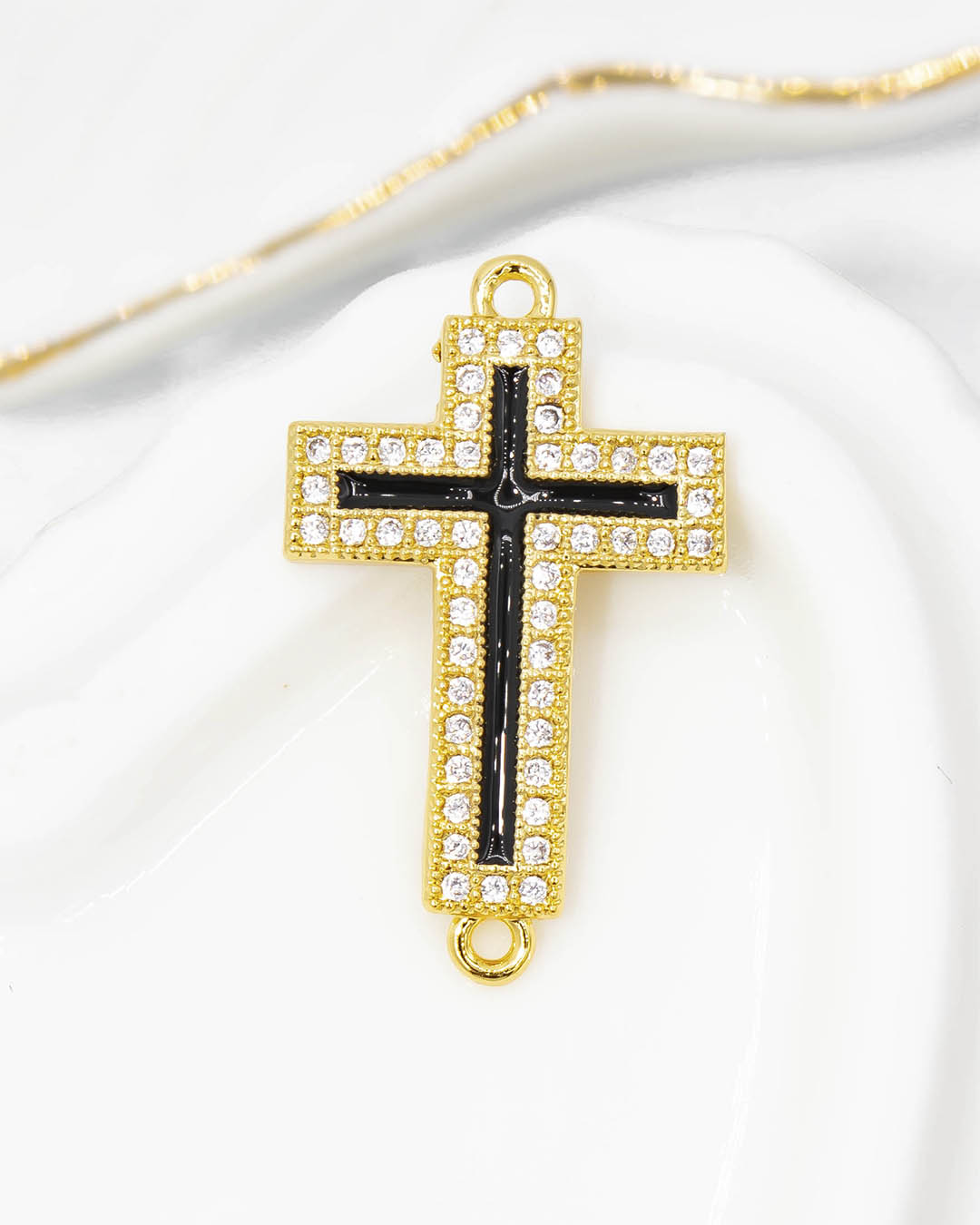 Dije pulsera cruz negra