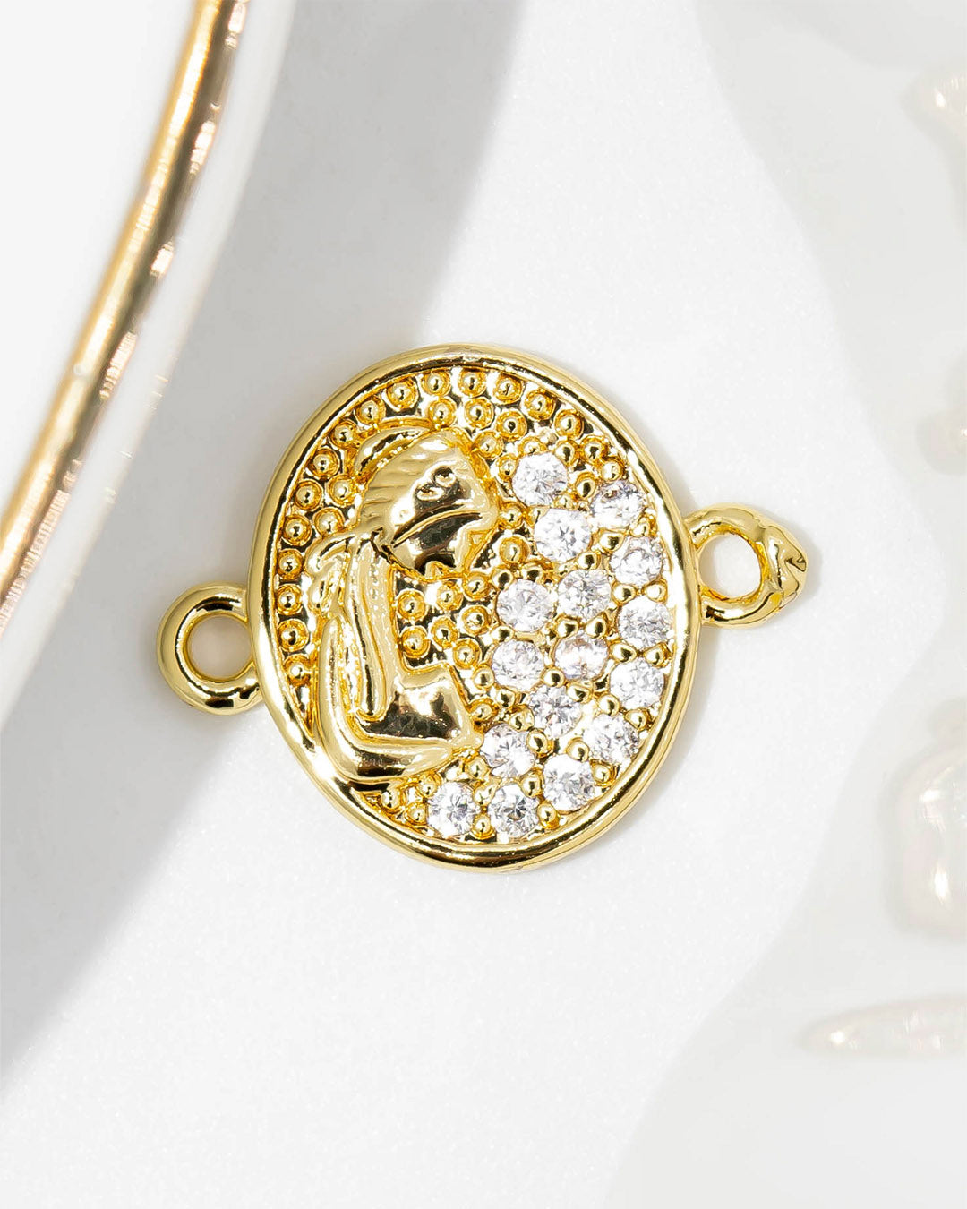 Dije virgen pulsera