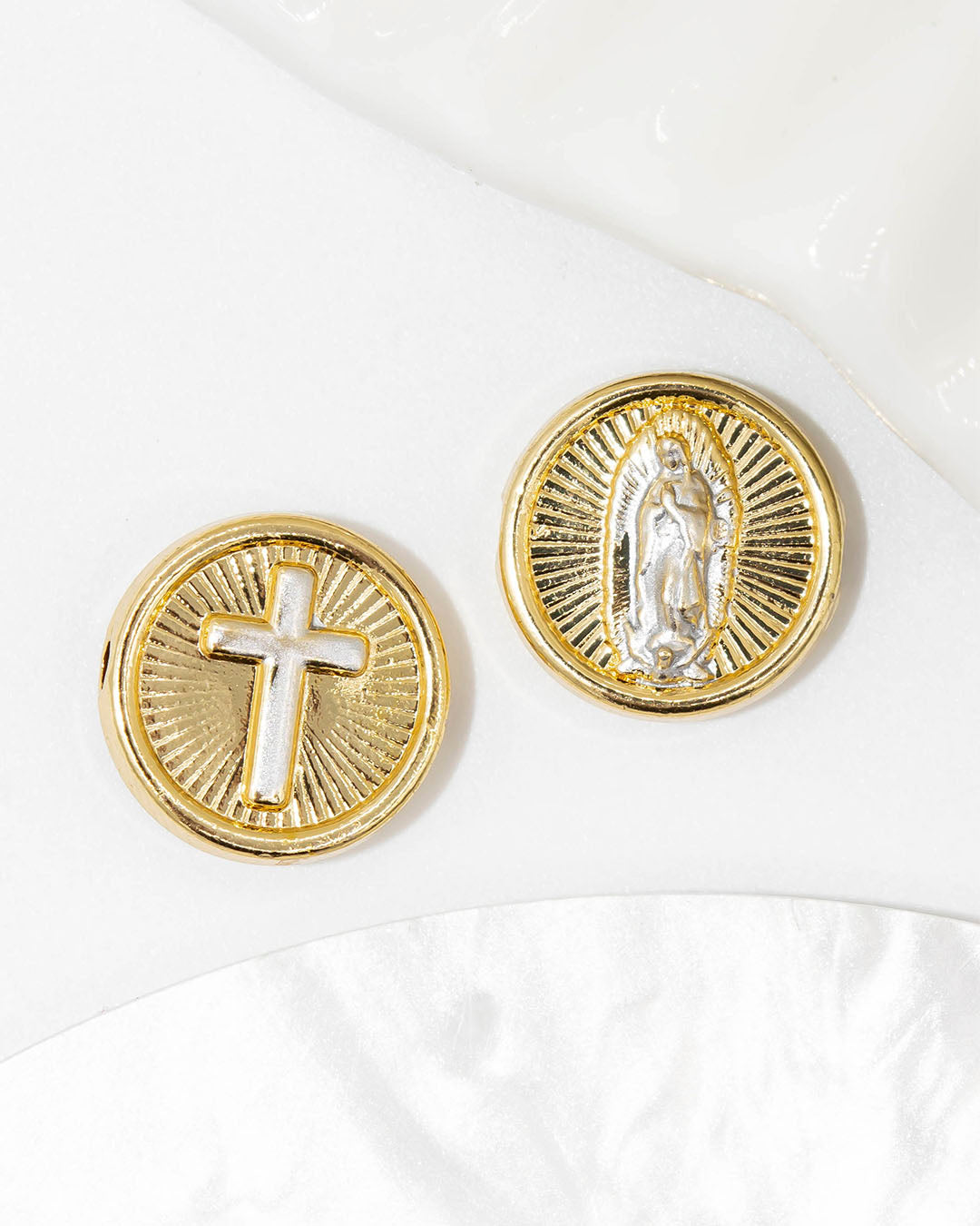 Dije pasador virgen y cruz