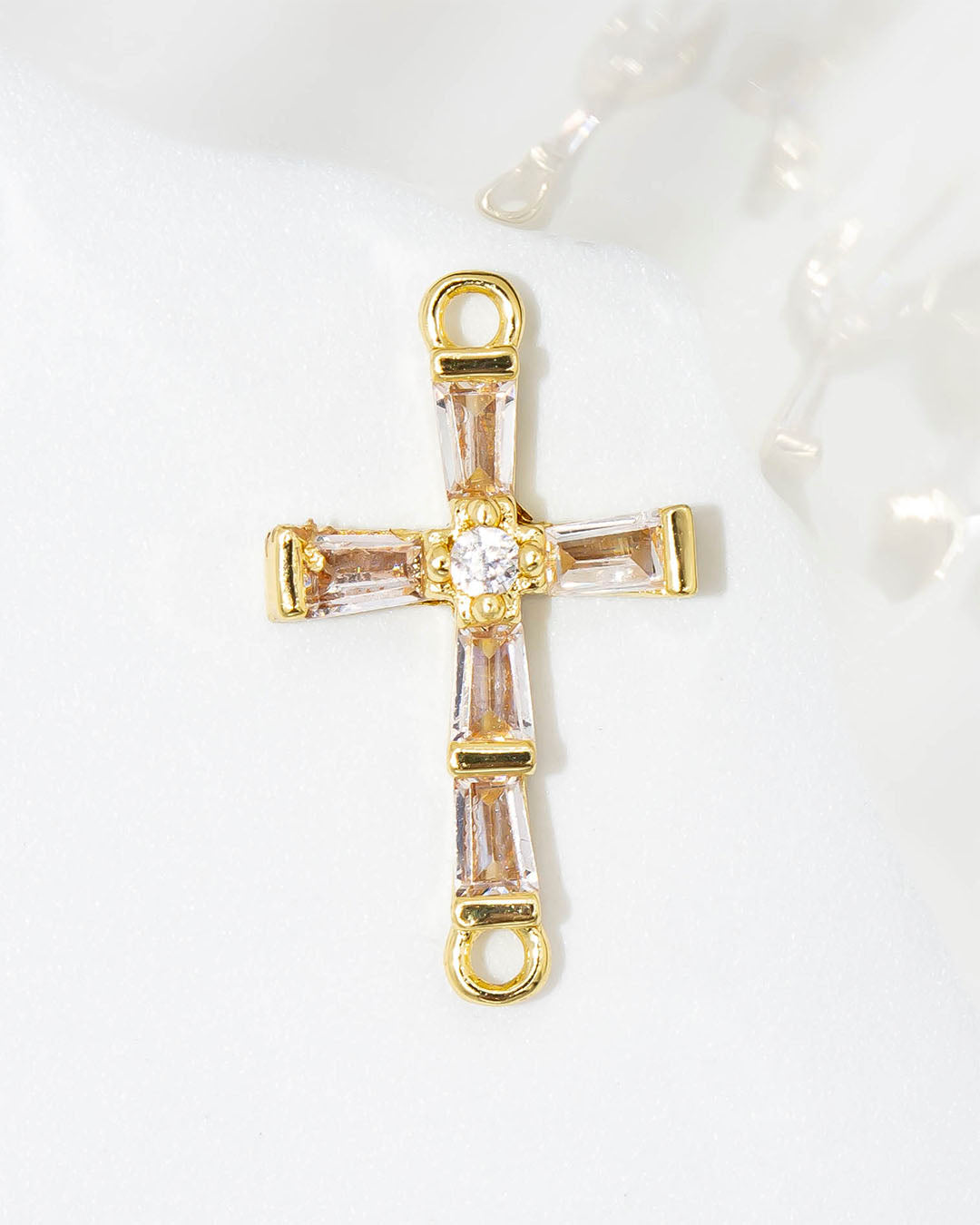 Dije pulsera cruz circones cuadrados