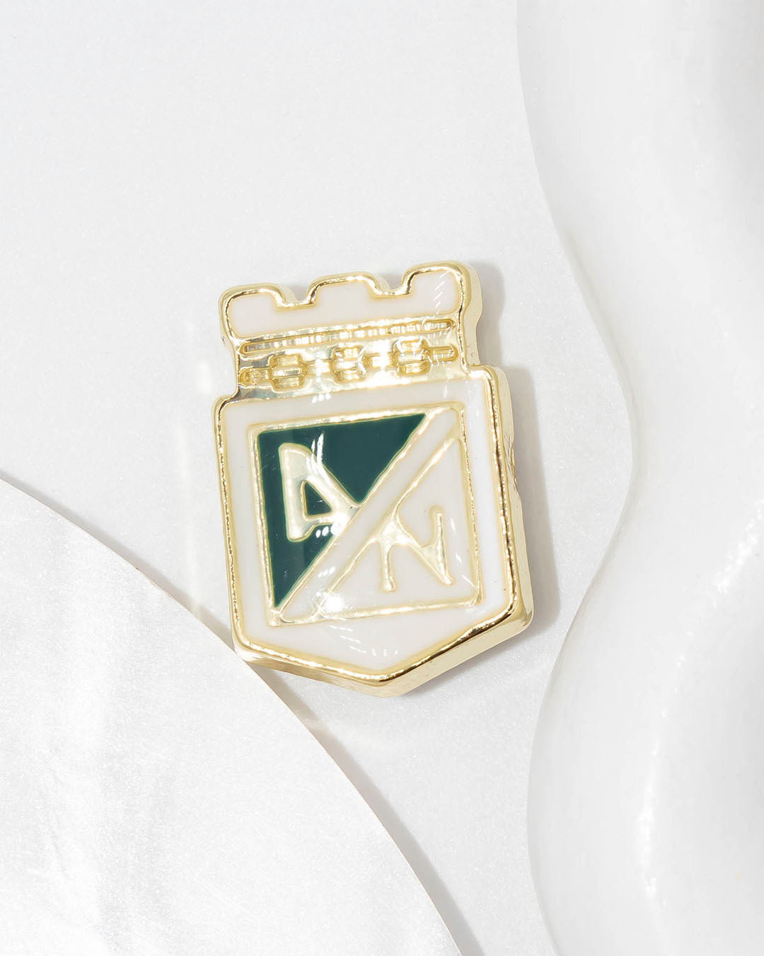 Dije pasador escudo del Nacional