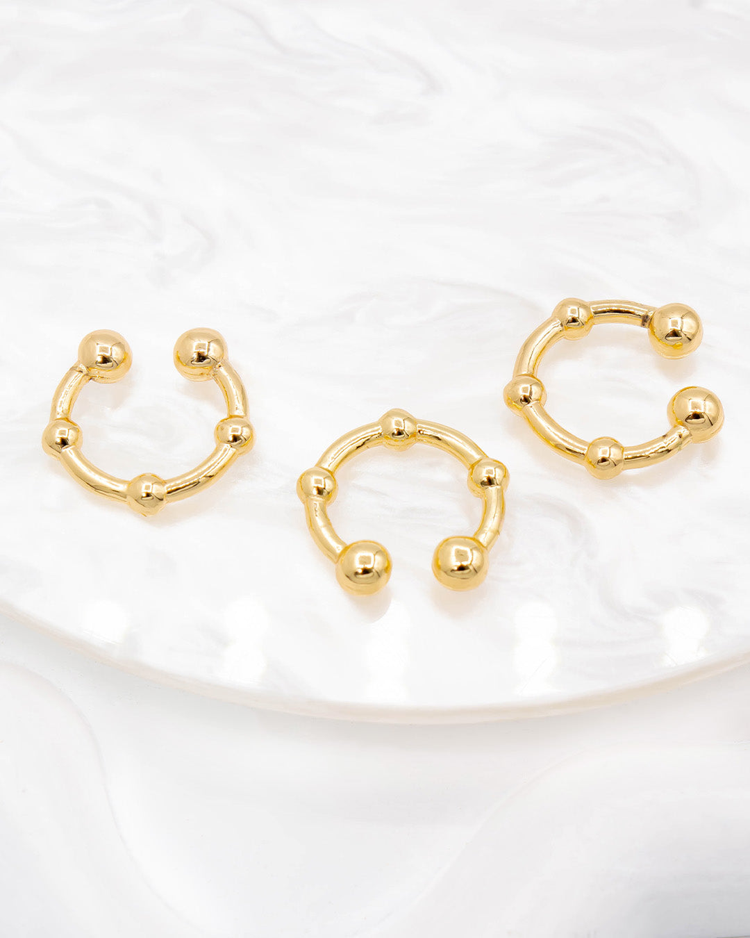 Earcuff liso con balines