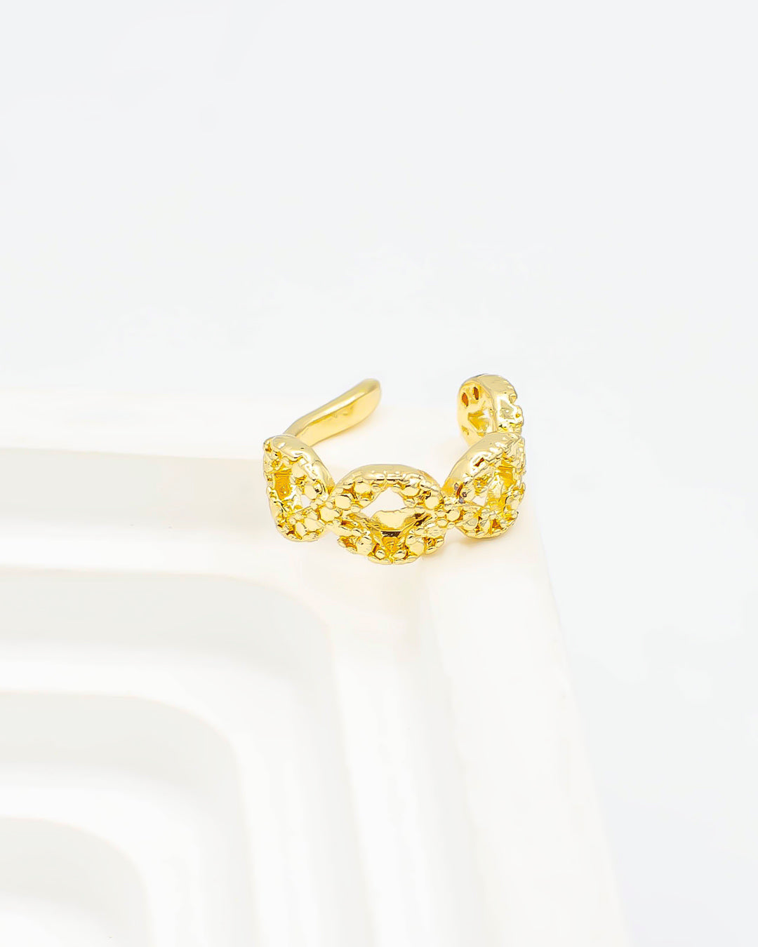 Earcuff eslabón grabado