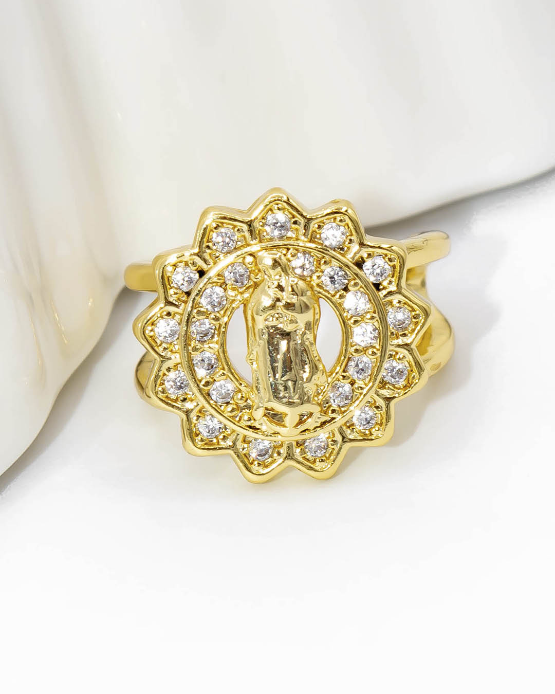 Earcuff Virgen Maria