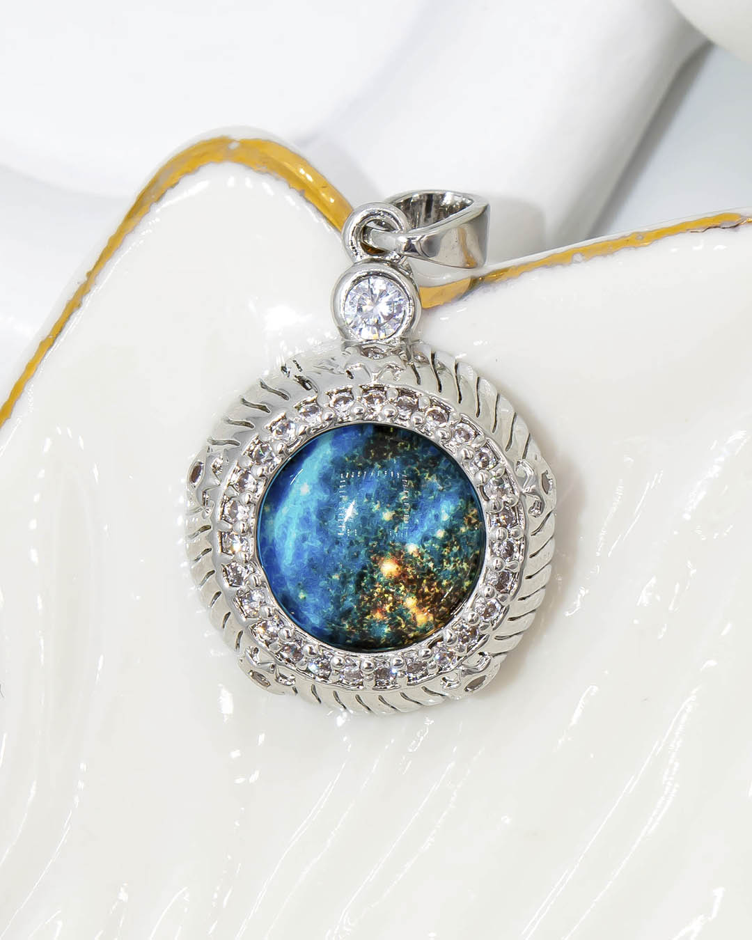 Dije universo cupula