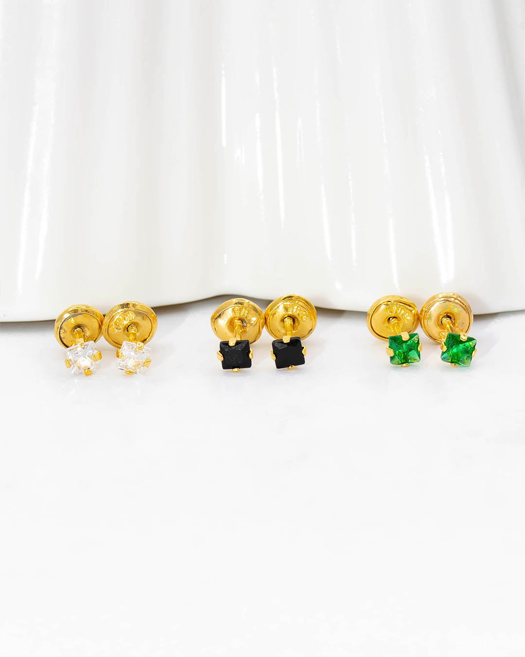 Oro laminado topo cuadrado pequeño