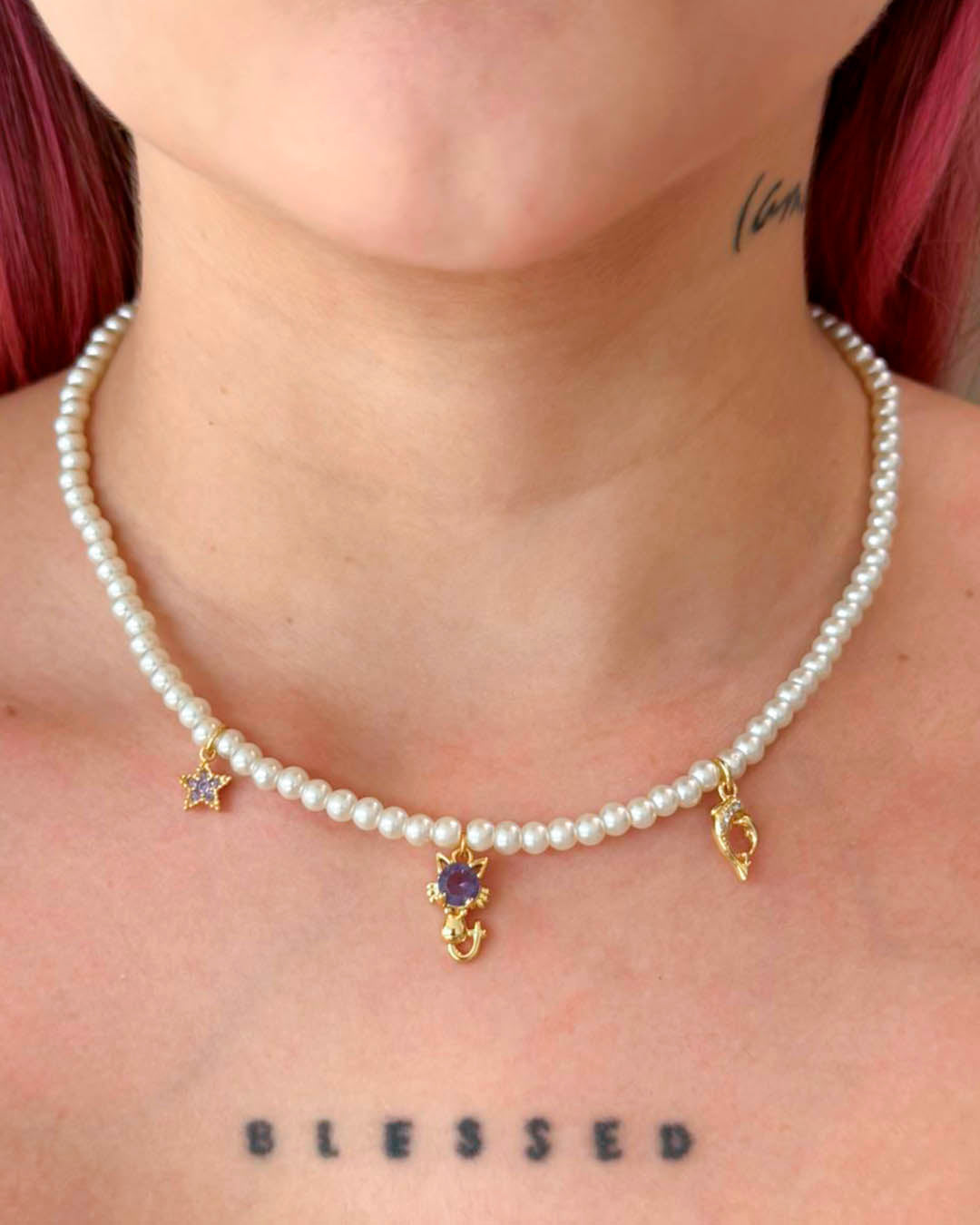 VALGATA choker perla y dijes