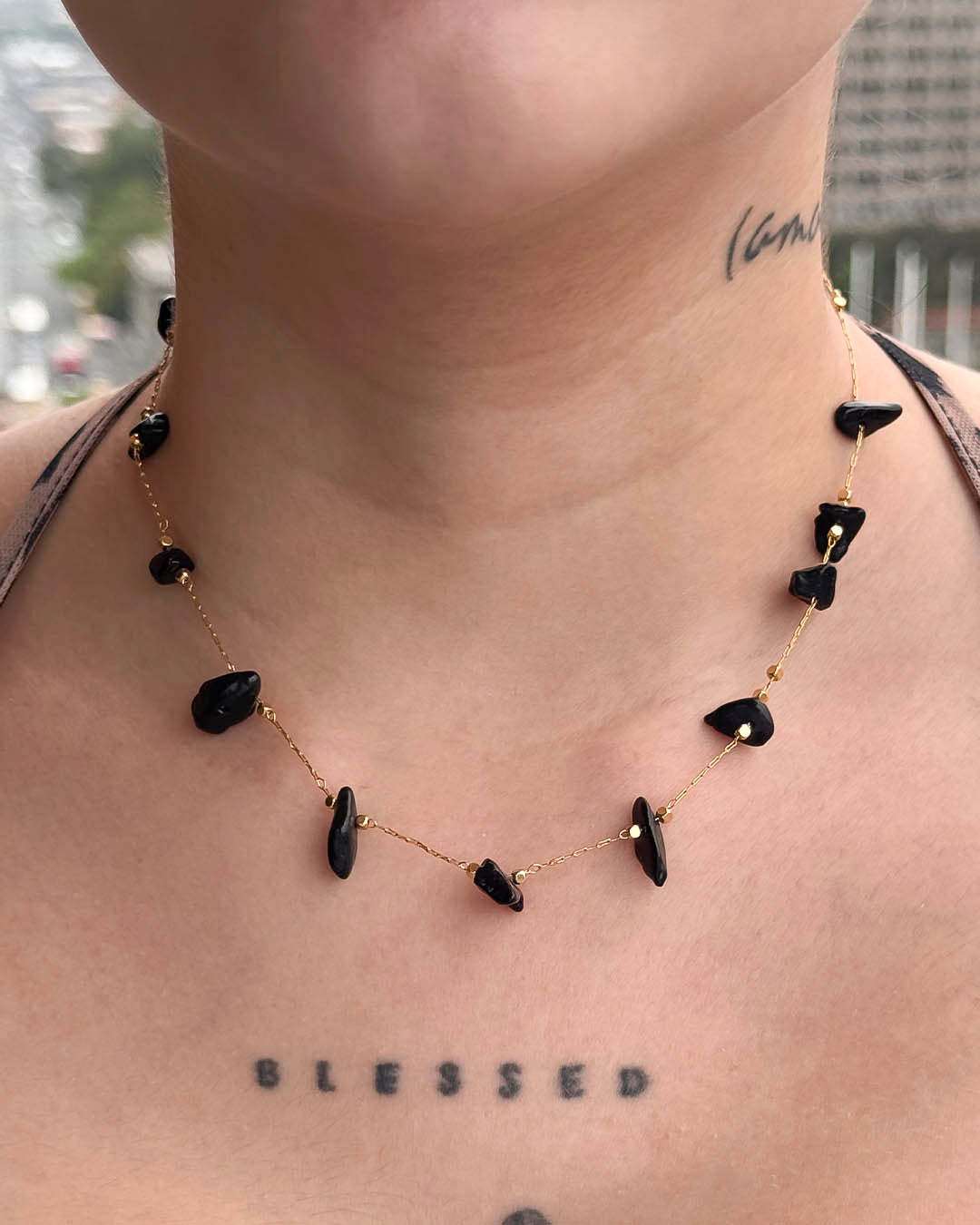 VALGATA choker piedra negra