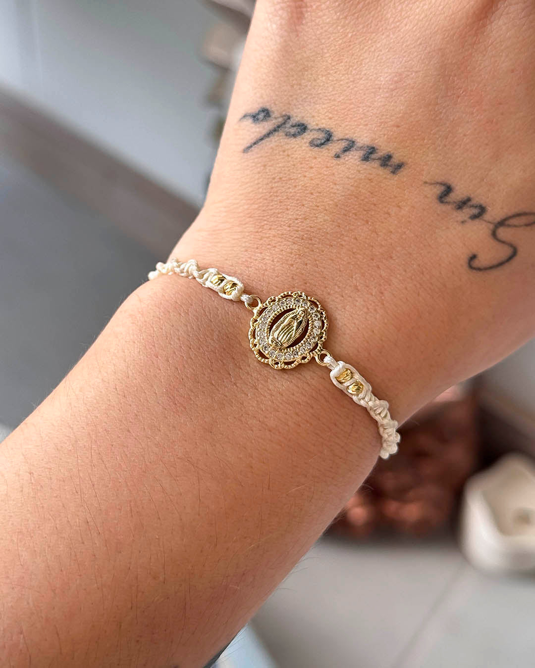 VALGATA pulsera beige virgen Guadalupe