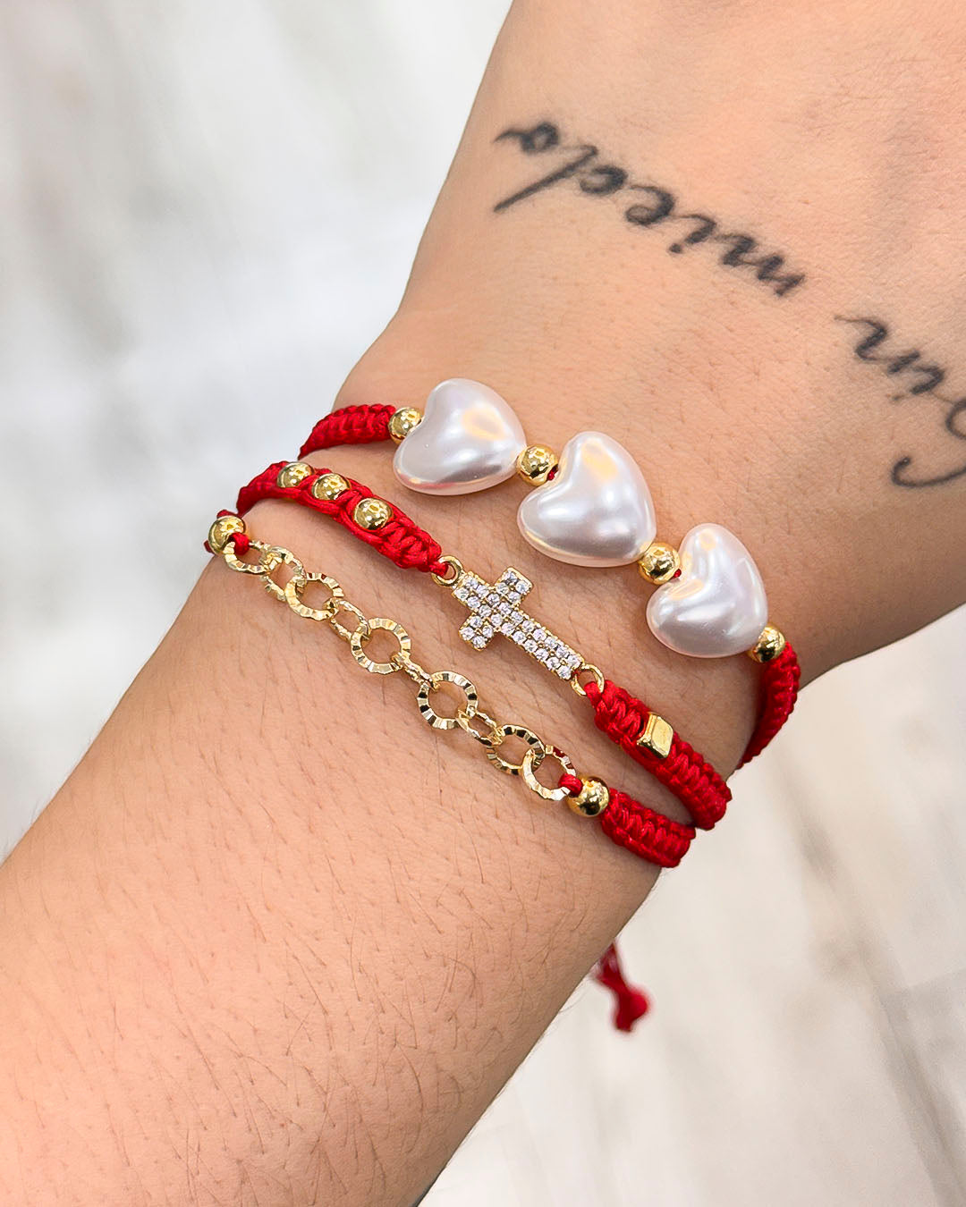 VALGATA pulsera roja x3 corazones cruz