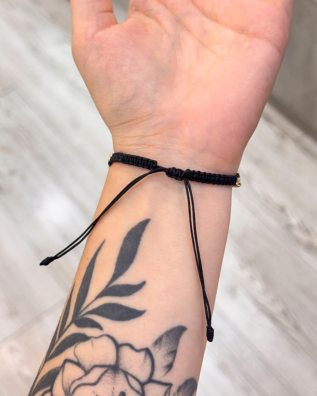 VALGATA pulsera tejida negra corazón