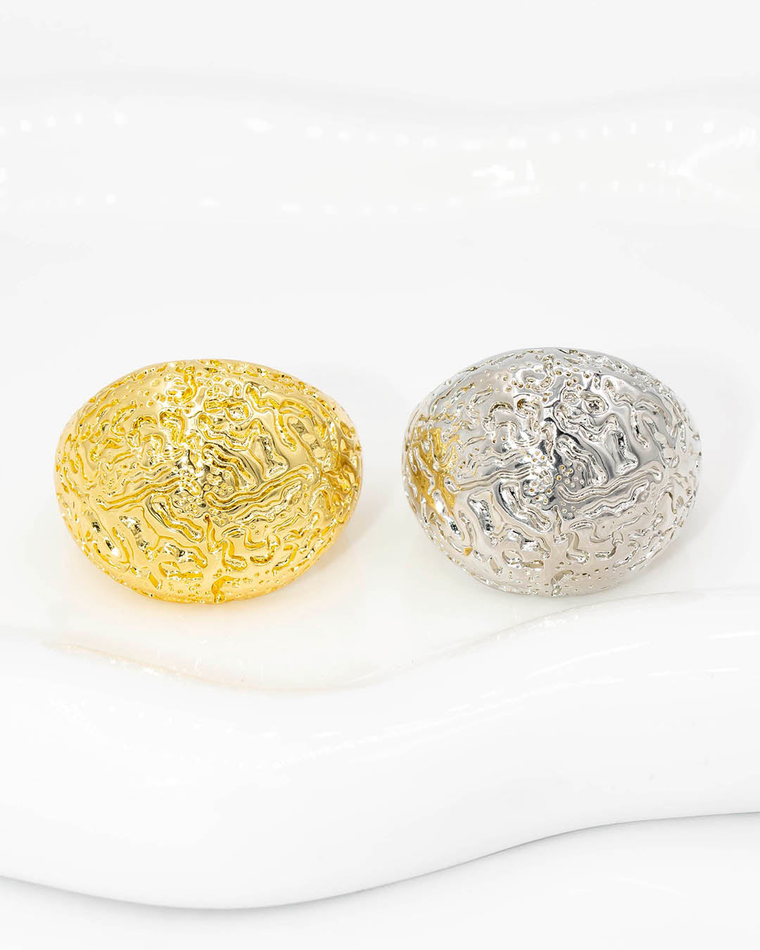 Anillo chunky tallado