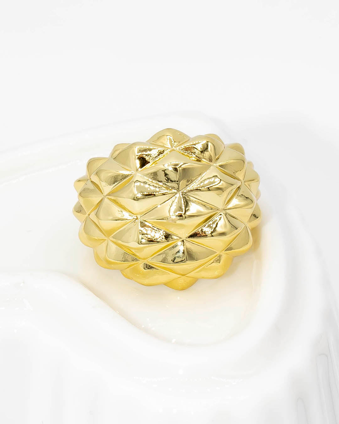 Anillo rombos tallados