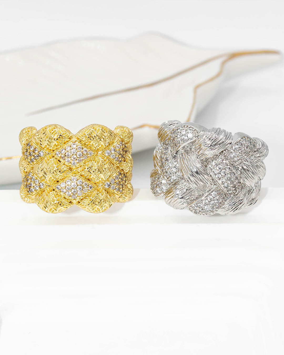 Anillo circones tallados