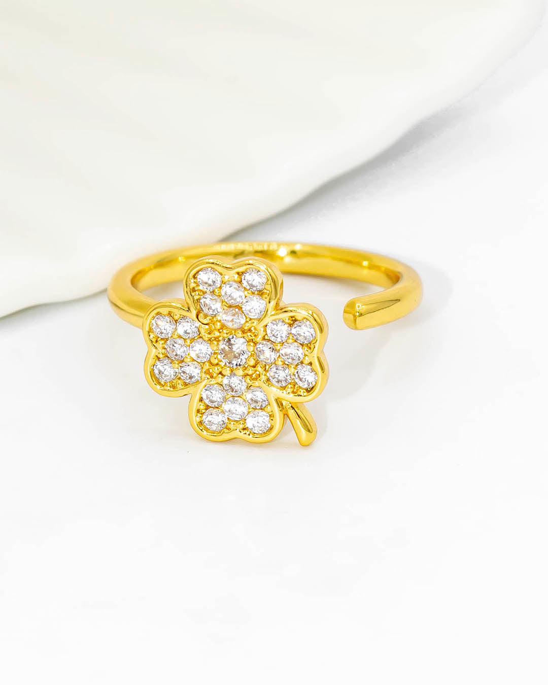 Anillo giratorio trébol