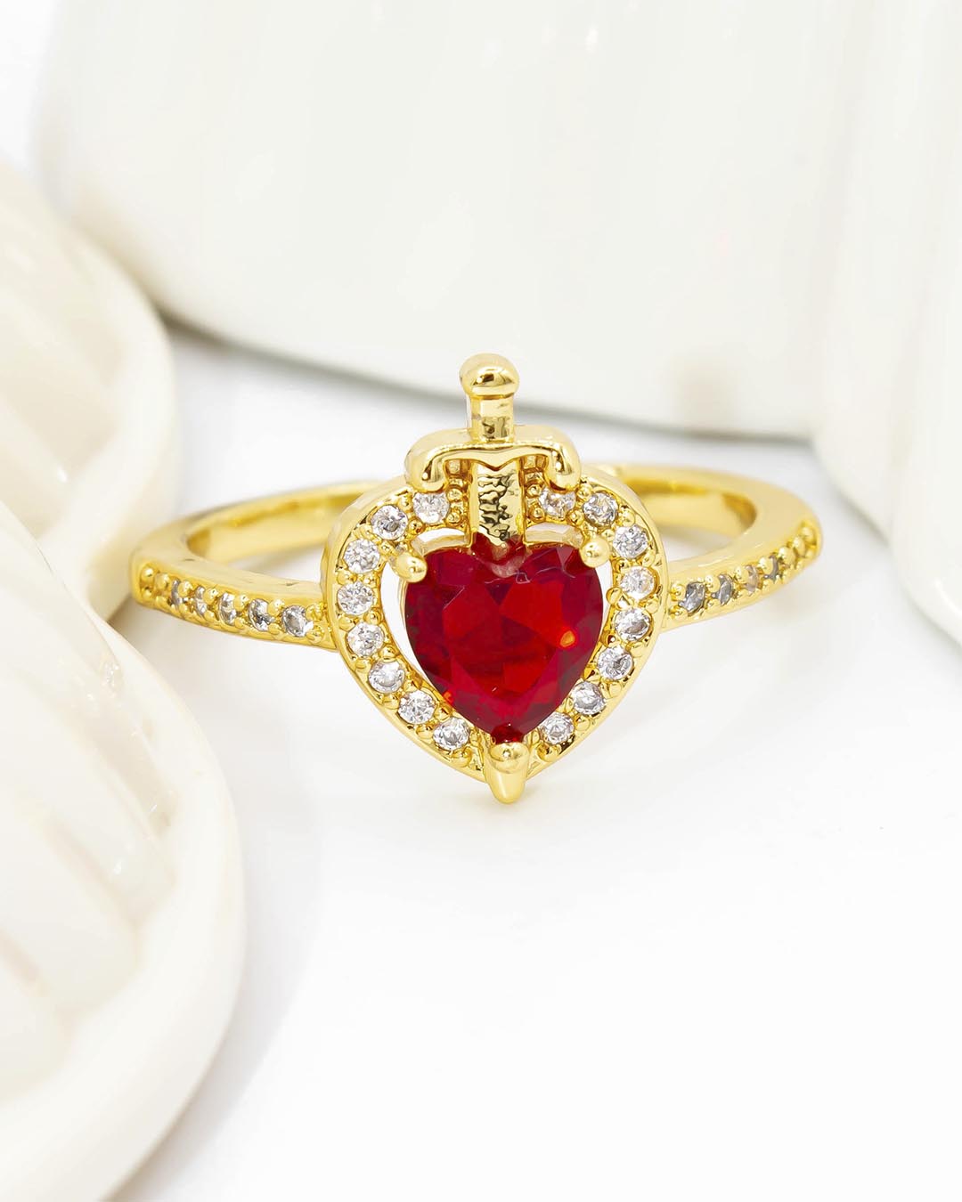Anillo corazón rojo