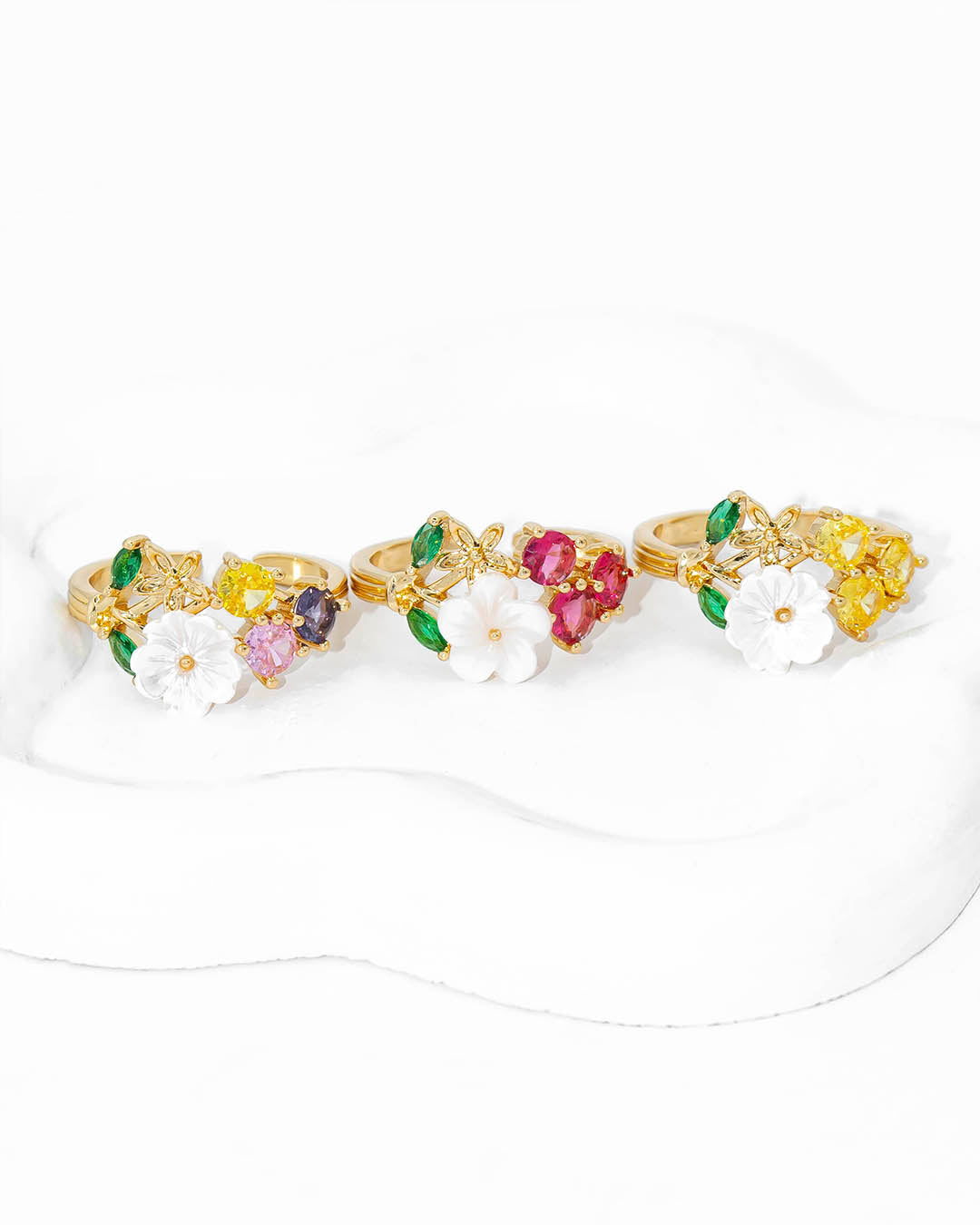 Anillo flor blanca
