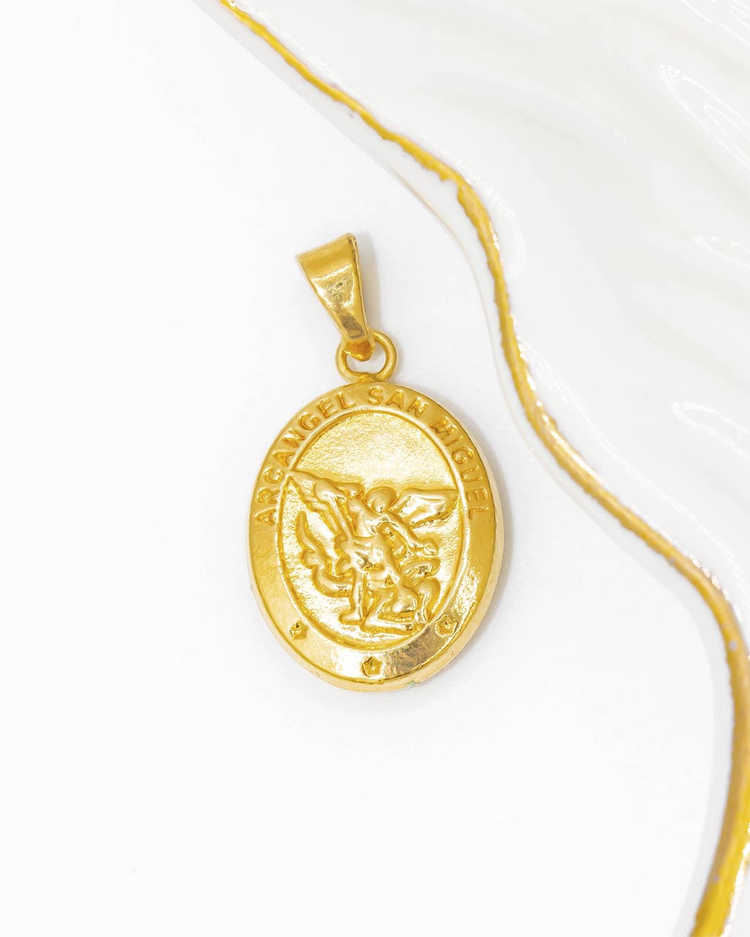 Oro laminado dije San Miguel