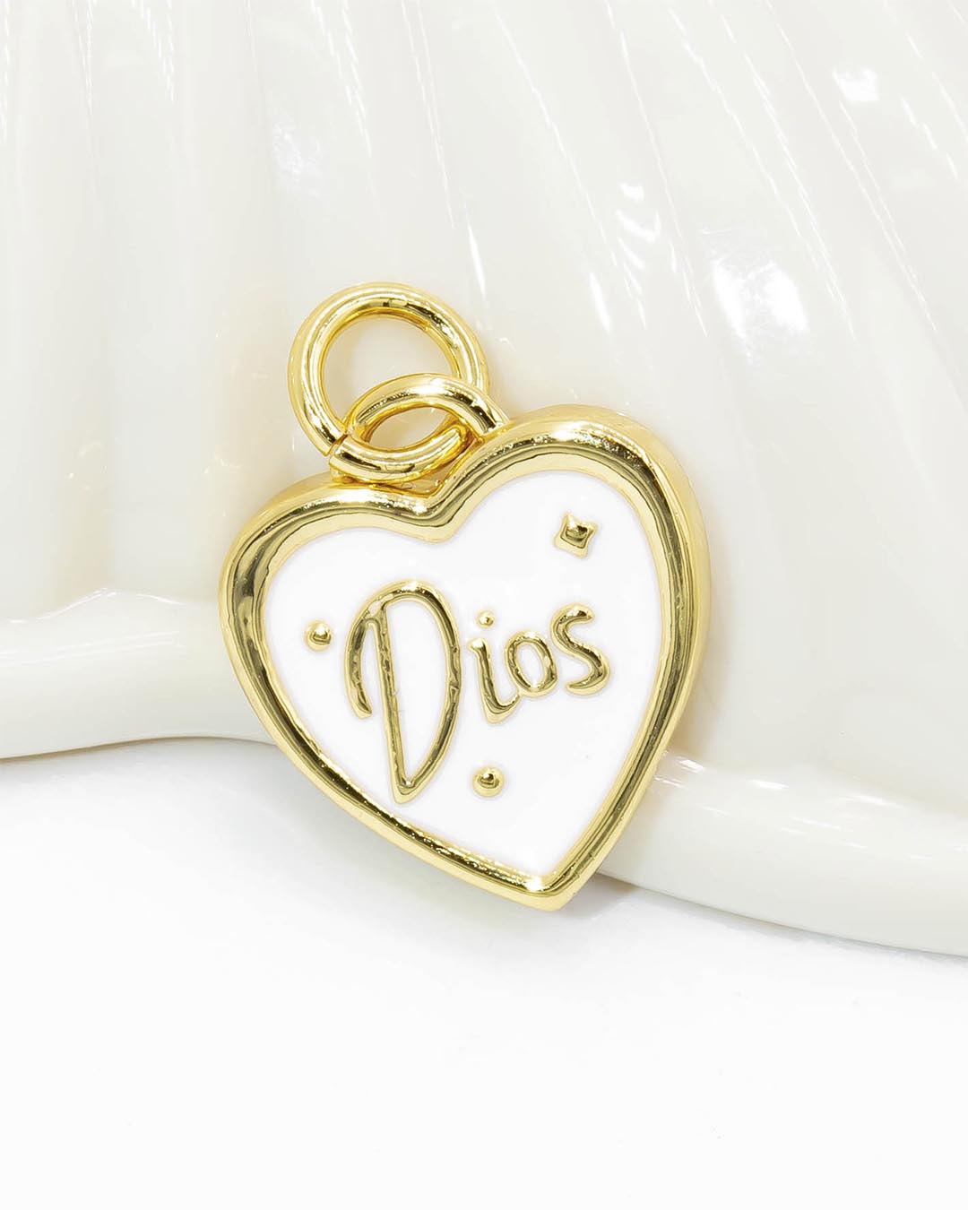 Dije corazón Dios blanco