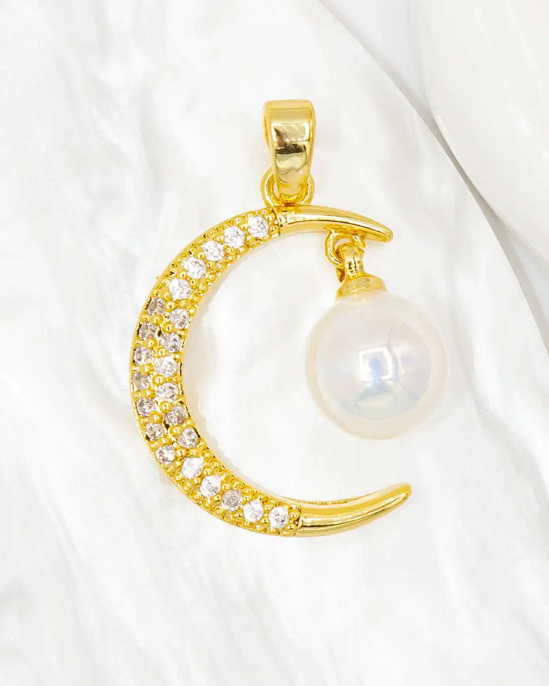 Dije luna con perla colgante