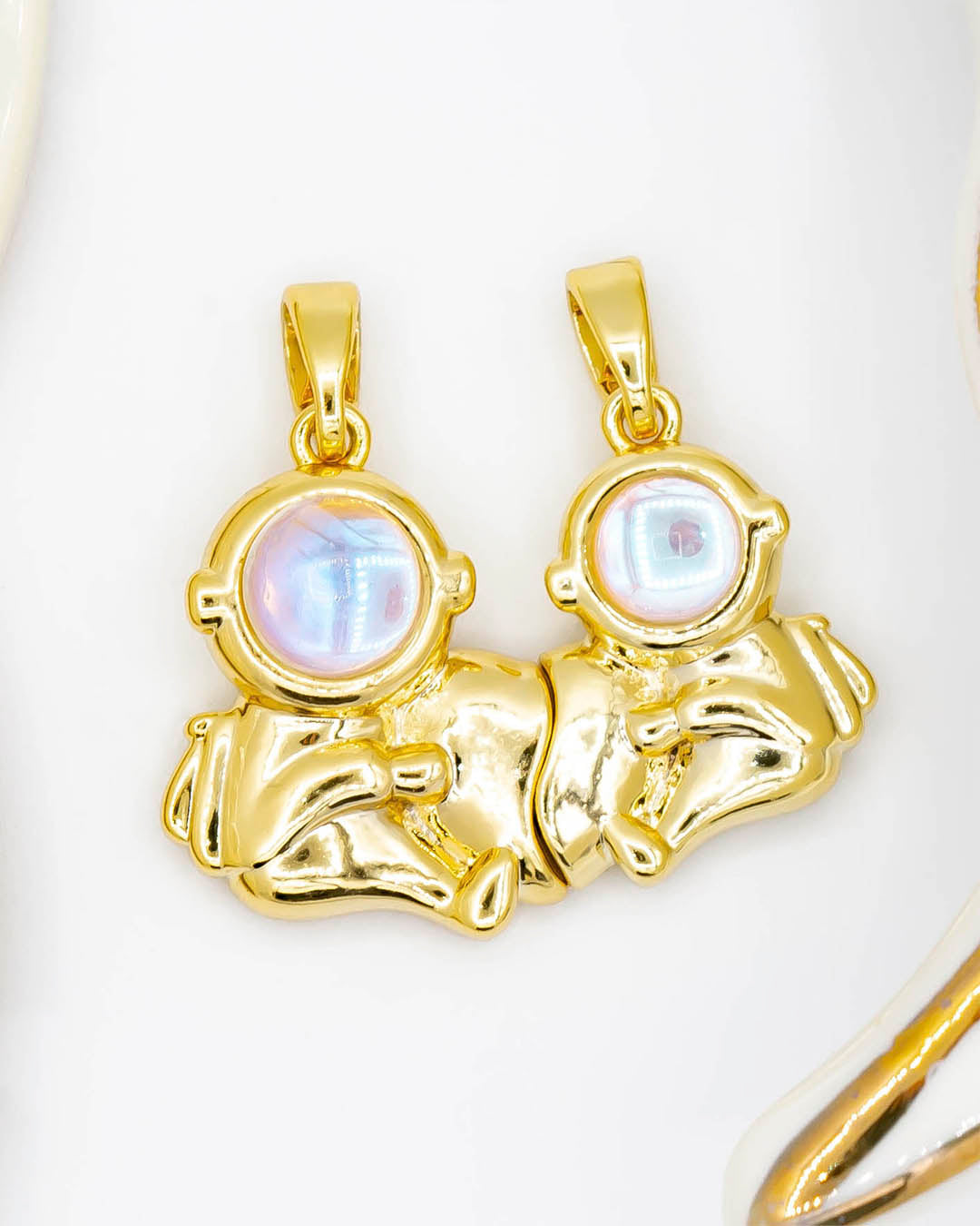 Dije imán astronautas