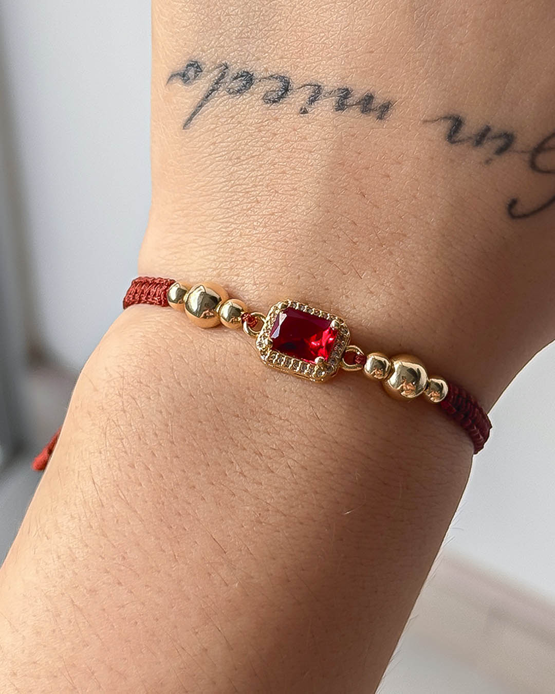 VALGATA pulsera laminado dije rojo