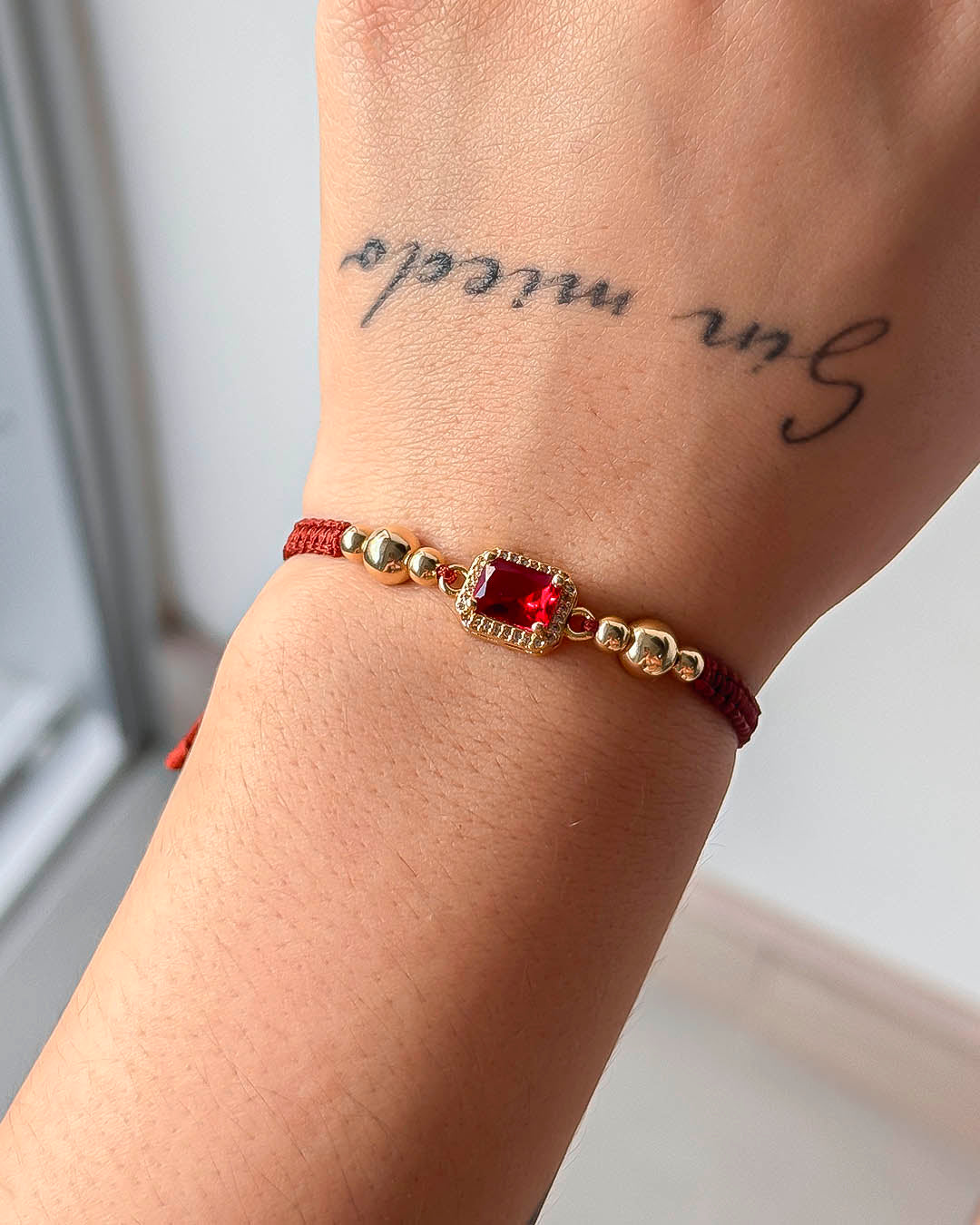 VALGATA pulsera laminado dije rojo