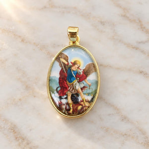 Dije ovalada imágenes religiosas - Modelo San miguel